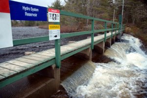 EasyLevel  is a complete remote monitoring station ready to install up to 100 feet above the water.